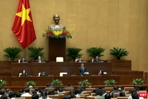 Bộ trưởng Nguyễn Mạnh Hùng đăng đàn trả lời chất vấn sáng nay (4/11).