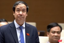 Bộ trưởng Bộ Giáo dục và Đào tạo Nguyễn Kim Sơn phát biểu tại phiên thảo luận của Quốc hội.