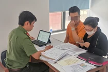 Lực lượng an ninh mạng - Công an TP Đà Nẵng làm việc với các cơ sở kinh doanh thương mại điện tử chưa thực hiện đầy đủ các nghĩa vụ về thuế. (ảnh CATP)