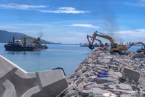 Tính đến cuối tháng 9/2024, dự án xây dựng cơ sở hạ tầng dùng chung khu bến cảng Liên Chiểu đã thi công đạt hơn 72% khối lượng