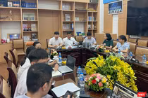 Đại diện Cục Quản lý Khám, chữa bệnh phát biểu tại hội nghị phổ biến “Hướng dẫn chẩn đoán, điều trị và quản lý bệnh võng mạc đái tháo đường” cho cho các bệnh viện trên toàn quốc. 