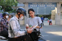 Sáng nay (28/6), gần 13.000 thí sinh trên địa bàn TP Đà Nẵng đã bước vào môn thi thứ nhất của kỳ thi tốt nghiệp THPT năm 2023.