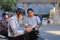 Sáng nay (28/6), gần 13.000 thí sinh trên địa bàn TP Đà Nẵng đã bước vào môn thi thứ nhất của kỳ thi tốt nghiệp THPT năm 2023.