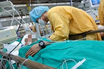 Chàng thanh niên Đ.V.Th. nằm chờ hiến tạng tại Bệnh viện hữu nghị Việt Đức