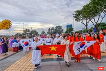 Chương trình biểu diễn nghệ thuật của các nghệ sĩ tại Lễ hội Việt Nam – Hàn Quốc thành phố Đà Nẵng năm 2024.