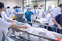 Bệnh viện E huy động toàn lực cứu chữa nạn nhân trong vụ tai nạn giao thông liên hoàn ở Tây Hồ, xảy ra chiều ngày 5/4 (ảnh BVCC)