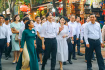 Hoàng Thái tử Nhật Bản thăm phố cổ Hội An