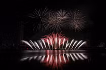 Màn pháo hoa của đội đến từ Ý trong đêm chung kết lễ hội pháo hoa quốc tế Đà Nẵng 2023.