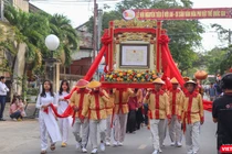 Diễu hành đón nhận danh hiệu Di sản văn hóa phi vật thể Quốc gia đối với lễ hội Tết Nguyên tiêu tại Hội An diễn ra sáng ngày 5/2