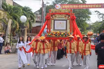 Diễu hành đón nhận danh hiệu Di sản văn hóa phi vật thể Quốc gia đối với lễ hội Tết Nguyên tiêu tại Hội An diễn ra sáng ngày 5/2