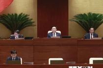 Chủ tịch Quốc hội Vương Đình Huệ chủ trì phiên họp. (Ảnh: Doãn Tấn/TTXVN)