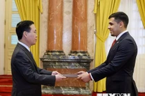 Chủ tịch nước Võ Văn Thưởng tiếp nhận Quốc thư của Đại sứ Venezuela Juan Carlos Fernandes Juarez. (Ảnh: Thống Nhất/TTXVN)