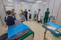 Lực lượng Công an kiểm tra cơ sở thẩm mỹ ID Korea Spa (tại số 265 Hùng Vương, phường Vĩnh Trung, quận Thanh Khê, Đà Nẵng)