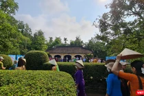 Du khách đến với không gian nhà lưu niệm cụ Huỳnh Thúc Kháng (tại huyện Tiên Phước, Quảng Nam) trong khuôn khổ lễ hội làng cổ Lộc Yên lần hứ 2