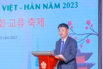 Tổng lãnh sự Hàn Quốc tại Đà Nẵng Kang Boo Sung phát biểu khai mạc Lễ hội giao lưu văn hóa Việt – Hàn 2023 tại ĐH Đông Á (Đà Nẵng)