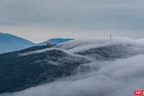 Suối mây đẹp ngỡ ngàng ở Sơn Trà trong ngày Tết Quý Mão