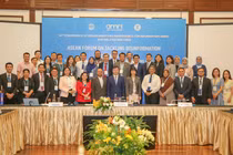 Các đại biểu tham dự Diễn đàn khu vực ASEAN về ứng phó và xử lý tin sai sự thật trên không gian mạng chụp ảnh lưu niệm