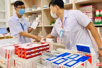 Ngành y tế nỗ lực đảm bảo cung ứng thuốc cho người bệnh (ảnh Hoà Bình)
