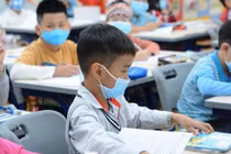 Thứ trưởng Bộ Y tế Nguyễn Trường Sơn cho rằng đây là thời điểm hết sức hợp lý và cần thiết để đưa học sinh trở lại trường.