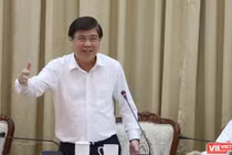 Ông Nguyễn Thành Phong chỉ đạo tại cuộc họp phòng, chống dịch bệnh COVID-19 khi đương nhiệm Chủ tịch UBND TP.HCM.