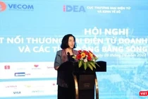 Bà Nguyễn Thị Minh Huyền - Phó Cục trưởng Cục Thương mại điện tử và Kinh tế số đánh giá cao hình thức kinh doanh trực tuyến.
