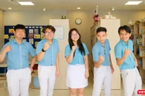 Đội thi Sky-Line Humanitarian gồm 5 học sinh lớp 12 trường THPT Sky-Line Đà Nẵng là Nguyễn Anh Hào, Trần Nguyễn Diệu Khê, Nguyễn Phú Hoàng Long, Tô Đình Nhật Anh, và Nguyễn Quang Minh.