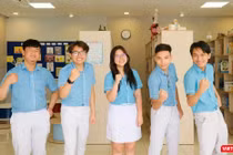 Đội thi Sky-Line Humanitarian gồm 5 học sinh lớp 12 trường THPT Sky-Line Đà Nẵng là Nguyễn Anh Hào, Trần Nguyễn Diệu Khê, Nguyễn Phú Hoàng Long, Tô Đình Nhật Anh, và Nguyễn Quang Minh.