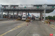 Chính phủ cho rằng, đến nay số phương tiện dán thẻ định danh để sử dụng dịch vụ thu phí ETC còn thấp, đạt khoảng 50% số phương tiện trên toàn quốc.