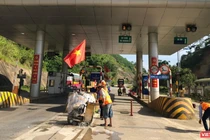 Bộ Giao thông vận tải yêu cầu VEC chỉ đạo nhà cung cấp dịch vụ và các đơn vị có liên quan khẩn trương triển khai lắp đặt, vận hành hệ thống thu phí ETC tại các tuyến cao tốc, hoàn thành trước 31/7/2022