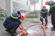 Công an TP. Hà Nội đã cập nhật được 9.860 dữ liệu nguồn nước phục vụ chữa cháy vào bản đồ Google Maps và tiến hành bàn giao, hướng dẫn công an các quận, huyện thị xã quản lý, sử dụng.