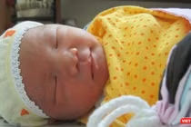 Con đến trên đời mang hạnh phúc, tiếng cười và niềm vui ngập tràn 