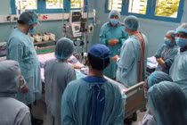 Ca phẫu thuật kéo dài tới 15 tiếng đồng hồ liền 