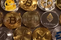 Các đồng tiền mã hoá lớn nhất thị trường. Ảnh: REUTERS/Dado Ruvic.