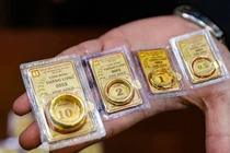 Vàng nhẫn đồng loạt giảm sâu trong phiên sáng 15/7. Ảnh minh hoạ.
