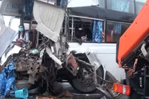 Hiện trường thảm khốc của vụ tai nạn.