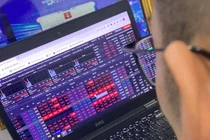 VN-Index giảm phiên thứ tư liên tiếp, EIB giao dịch thỏa thuận 'khủng' 81,2 triệu cổ phiếu