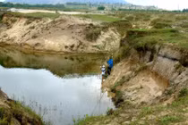 Dừng hoạt động từ 2011, mỏ sắt Thạch Khê hiện đang tồn tại trong tình trạng như này. Nguồn ảnh: Báo Hà Tĩnh 