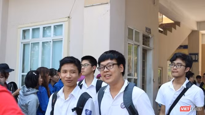 Thi tuyển sinh vào lớp 10. Ảnh: MT