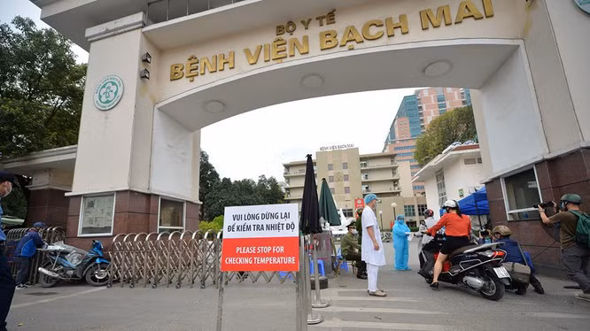 Bệnh viện Bạch Mai được tiếp nhận, điều trị người bệnh nặng, nguy kịch. Ảnh: H.A