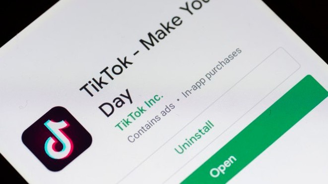 Nhóm hacker nổi tiếng Anonymous kêu gọi người dùng gỡ bỏ ứng dụng TikTok. Ảnh: CNBC
