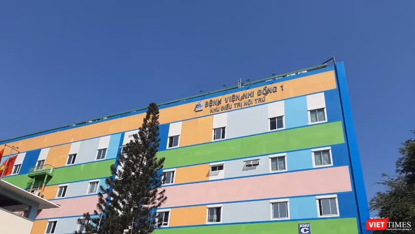 BV Nhi đồng 1 TP.HCM được thực hiện xét nghiệm COVID-19. Ảnh: N.T