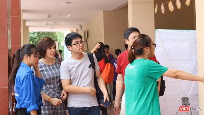 Thi tuyển sinh vào lớp 10. Ảnh: Minh Thúy