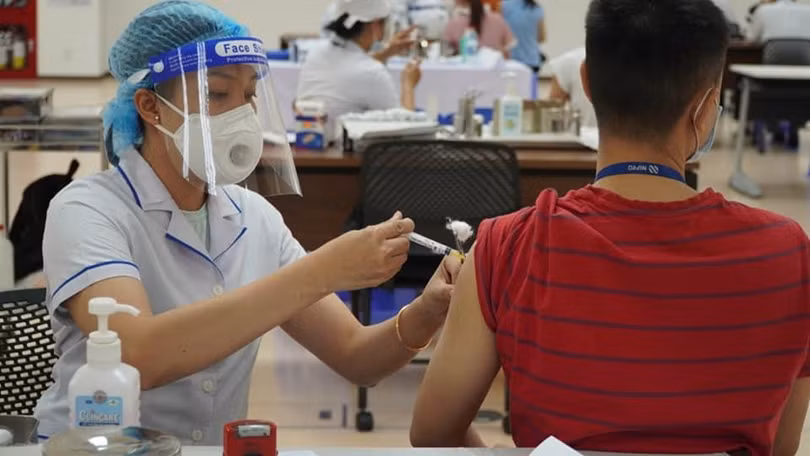 TP.HCM thần tốc tiêm 836.000 liều vắc xin phòng COVID-19. Ảnh: HCDC