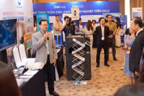 Các doanh nghiệp giới thiệu công nghệ ứng dụng trong chuyển đổi số tại BizTech 2026. Ảnh: Chánh Trung