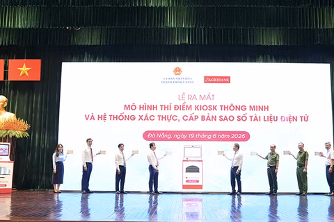Lãnh đạo UBND TP Đà Nẵng và đại diện Agribank khởi động thí điểm Kiosk thông minh và hệ thống xác thực, cấp bản sao số tài liệu điện tử.