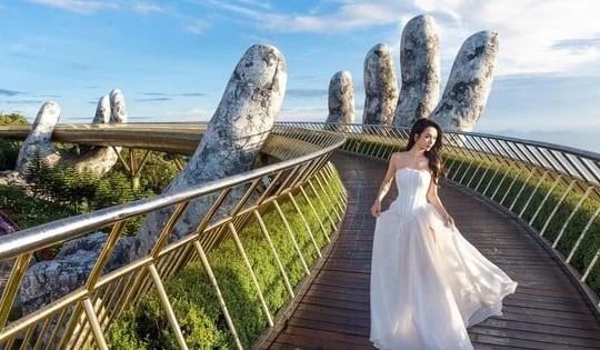 Bà Nà 'chiêu đãi' miền Trung - Tây Nguyên 'đại tiệc hoa tulip' với giá chỉ 400 ngàn đồng