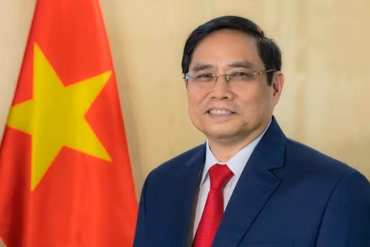 Thủ tướng Phạm Minh Chính yêu cầu thúc đẩy mạnh mẽ chuyển đổi mô hình tăng trưởng dựa trên khoa học, công nghệ, đổi mới sáng tạo, chuyển đổi số, chuyển đổi xanh, phát triển lực lượng sản xuất mới. Ảnh VGP