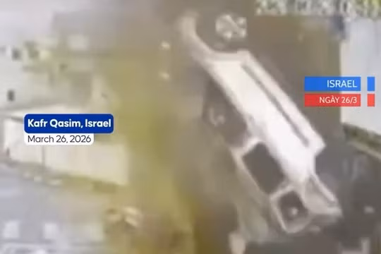 Tên lửa Iran thổi bay ô tô ở Israel