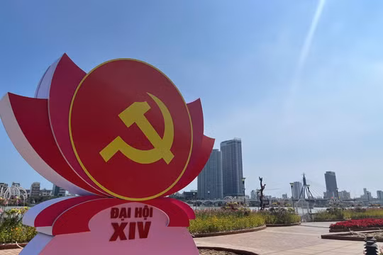 Đà Nẵng rực rỡ cờ hoa, hướng về Đại hội XIV của Đảng.