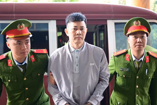 Các bị cáo tại phiên tòa phúc thẩm.